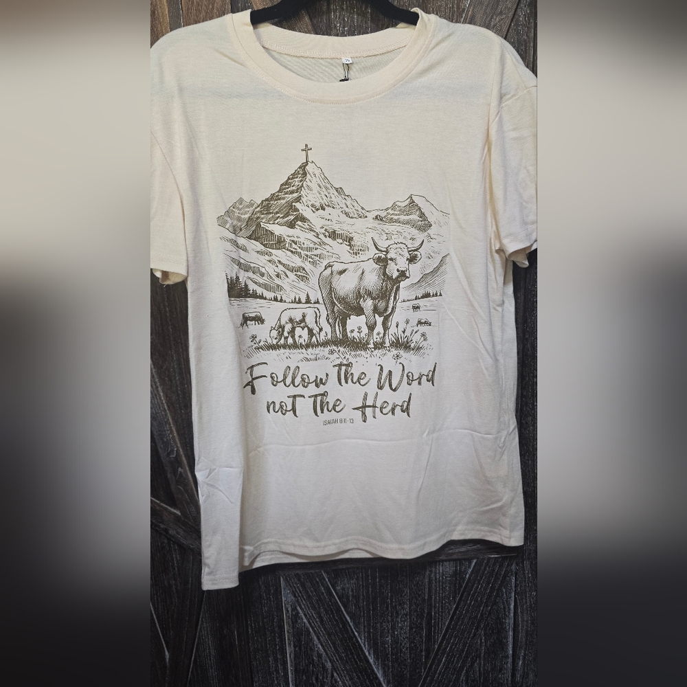 Cream Short Sleeve Tee with Artistic Mountain Design